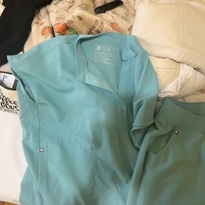 Sea glass scrubs. Barely worn. Size small. Technical collection